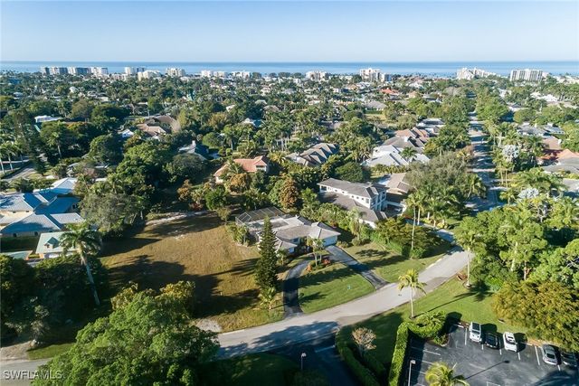 700 Bow Line DR, Naples, FL 34103