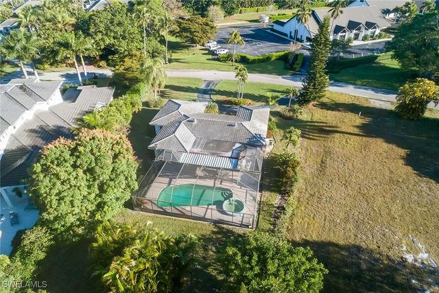 700 Bow Line DR, Naples, FL 34103