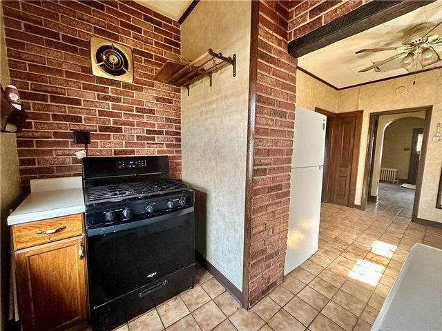 1410 Craig St, Mckeesport, PA 15132