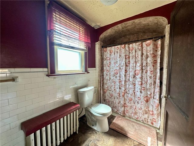 1410 Craig St, Mckeesport, PA 15132