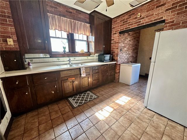 1410 Craig St, Mckeesport, PA 15132