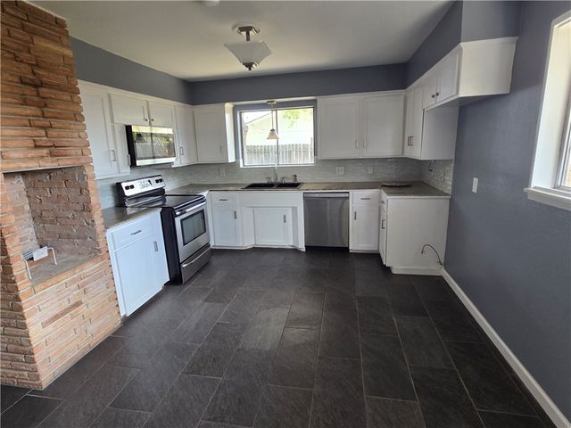 441 Montclair Dr, Corpus Christi, TX 78412