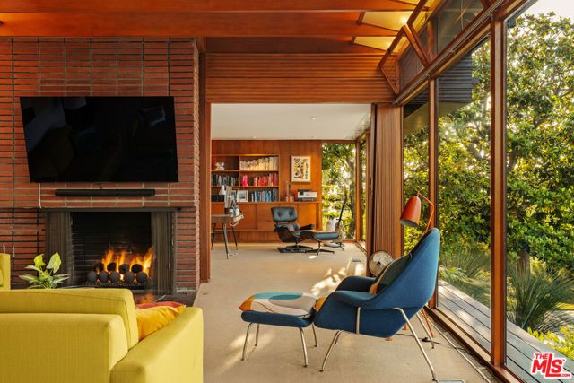 3499 Beverly Glen Boulevard, Sherman Oaks, CA 91423