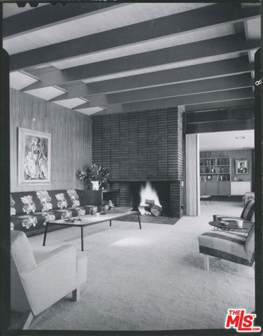 3499 Beverly Glen Boulevard, Sherman Oaks, CA 91423