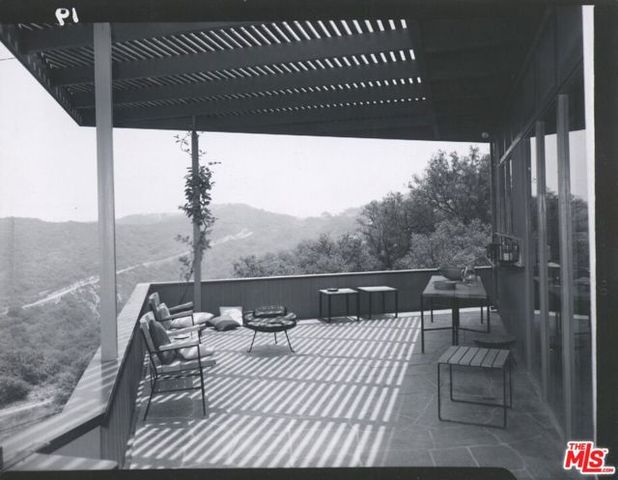 3499 Beverly Glen Boulevard, Sherman Oaks, CA 91423