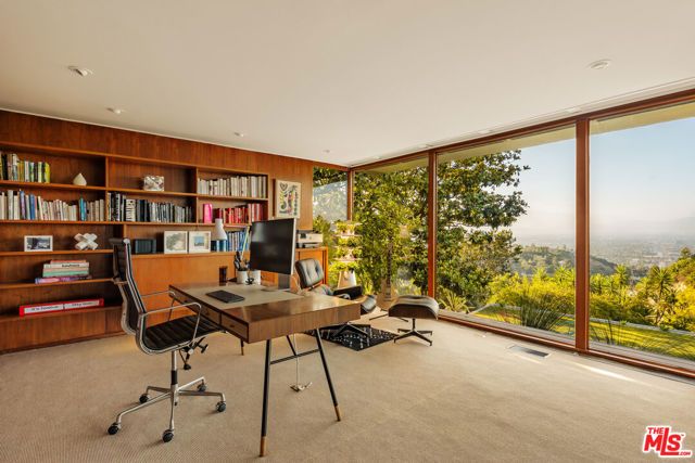 3499 Beverly Glen Boulevard, Sherman Oaks, CA 91423