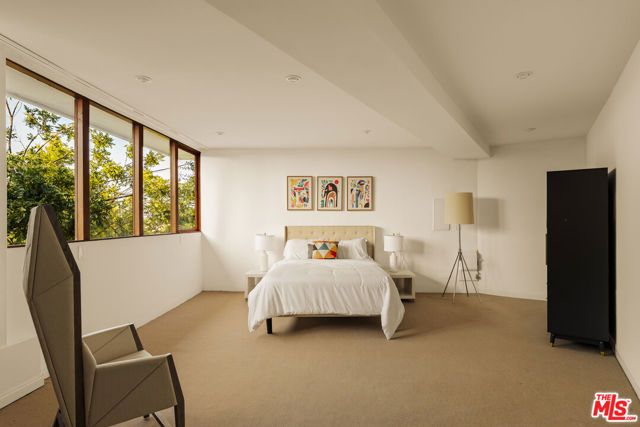 3499 Beverly Glen Boulevard, Sherman Oaks, CA 91423