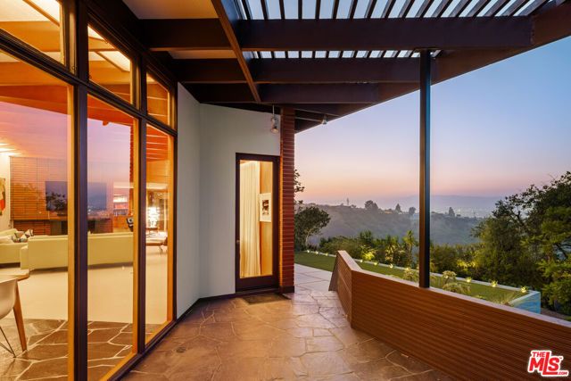 3499 Beverly Glen Boulevard, Sherman Oaks, CA 91423