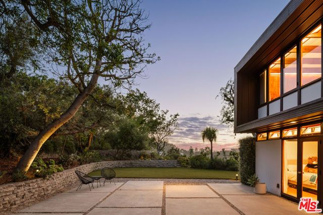 3499 Beverly Glen Boulevard, Sherman Oaks, CA 91423