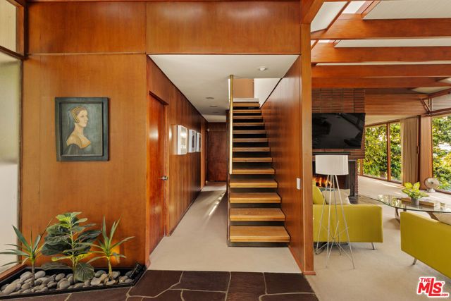 3499 Beverly Glen Boulevard, Sherman Oaks, CA 91423