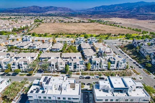 2092 Tango Loop 2, Chula Vista, CA 91915