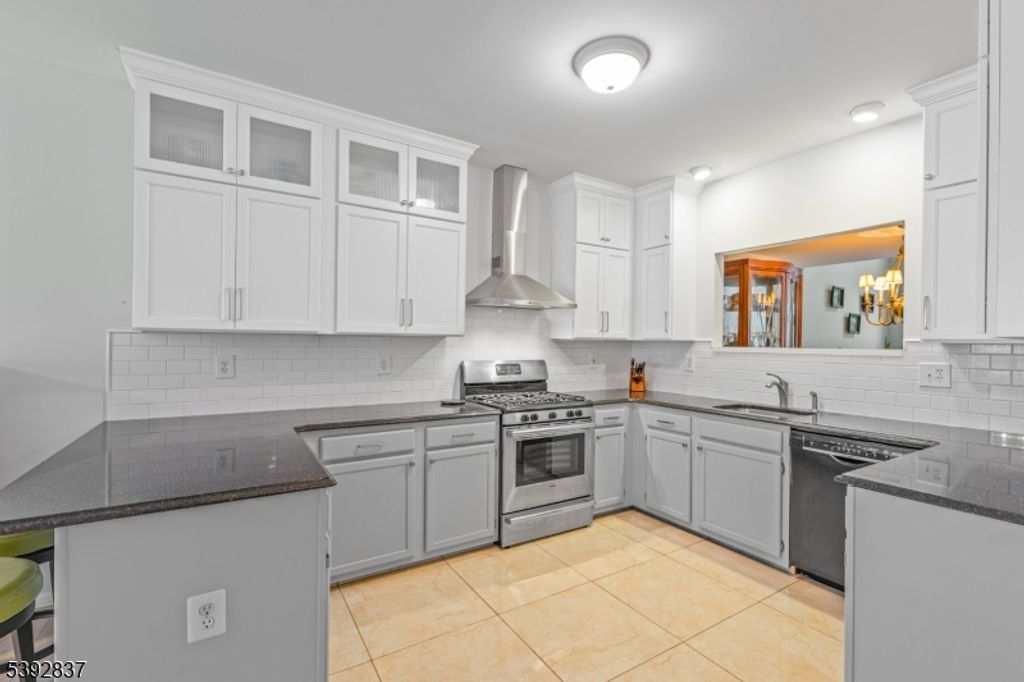 95 Butternut Dr, Wayne Twp., NJ 07470