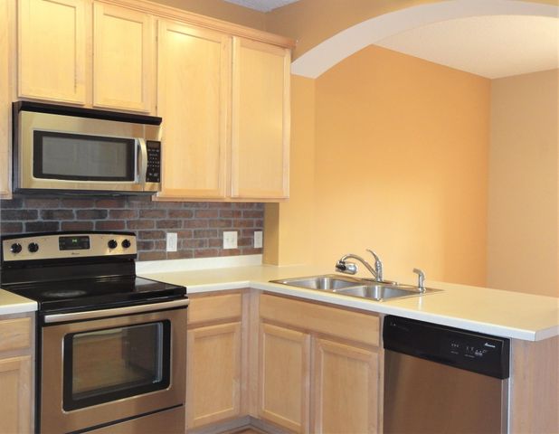 17770 66th Avenue N, Maple Grove, MN 55311