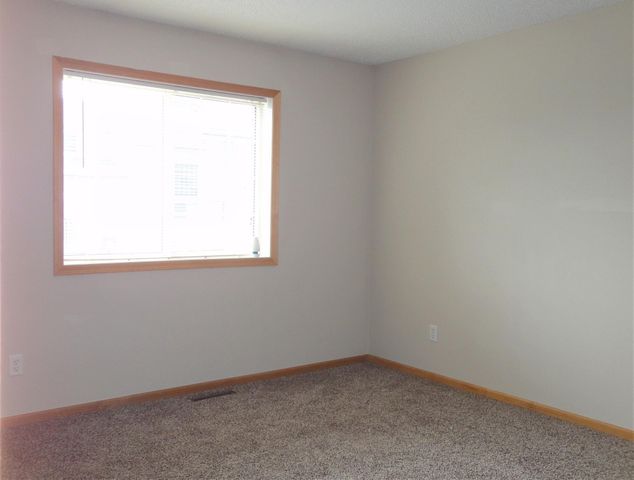17770 66th Avenue N, Maple Grove, MN 55311