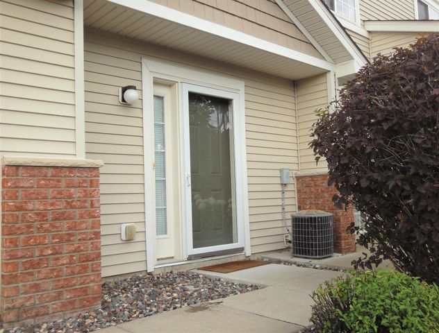17770 66th Avenue N, Maple Grove, MN 55311