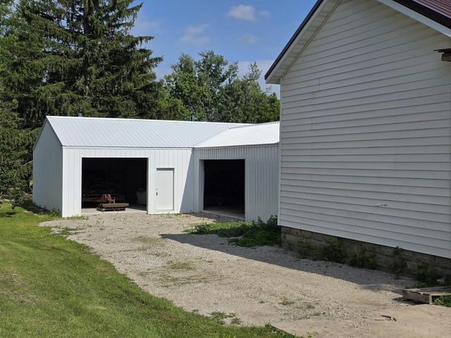406 S College AVENUE, Fox Lake, WI 53933