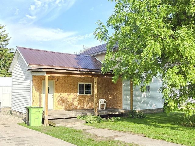406 S College AVENUE, Fox Lake, WI 53933