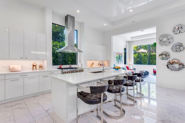 904 NW 2ND Street, Boca Raton, FL 33486
