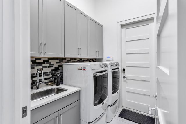 904 NW 2ND Street, Boca Raton, FL 33486