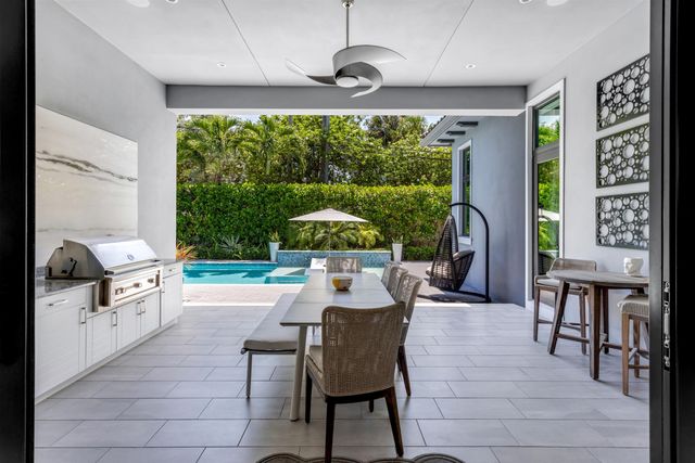 904 NW 2ND Street, Boca Raton, FL 33486