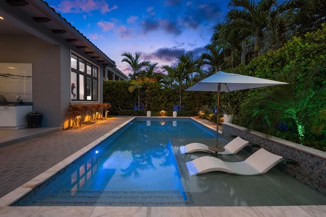 904 NW 2ND Street, Boca Raton, FL 33486