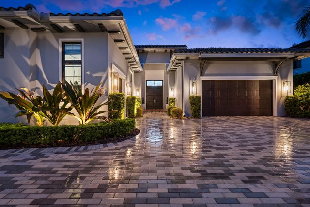 904 NW 2ND Street, Boca Raton, FL 33486