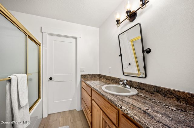 11296 N Rocking R RD, Hayden, ID 83835