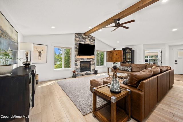 11296 N Rocking R RD, Hayden, ID 83835