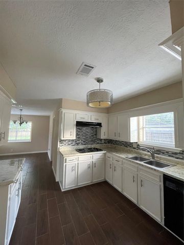 4527 Geneva Dr Drive, Houston, TX 77066