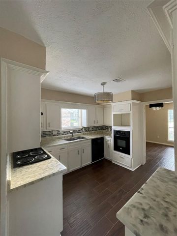 4527 Geneva Dr Drive, Houston, TX 77066