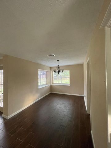 4527 Geneva Dr Drive, Houston, TX 77066
