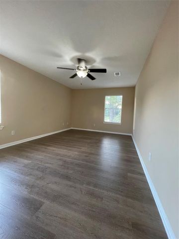 4527 Geneva Dr Drive, Houston, TX 77066