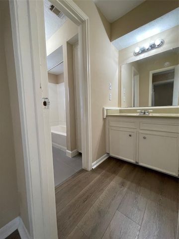 4527 Geneva Dr Drive, Houston, TX 77066