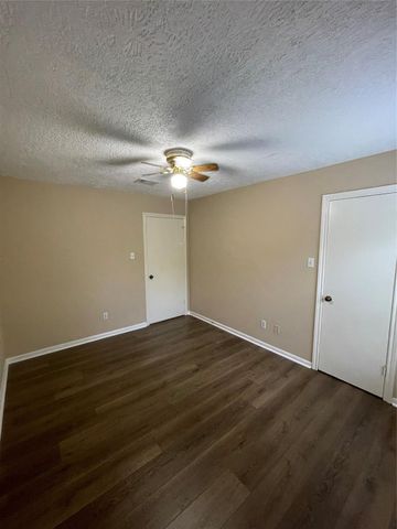 4527 Geneva Dr Drive, Houston, TX 77066