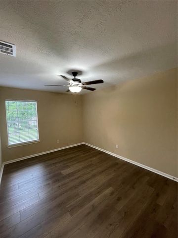 4527 Geneva Dr Drive, Houston, TX 77066