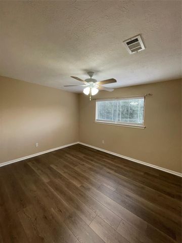 4527 Geneva Dr Drive, Houston, TX 77066