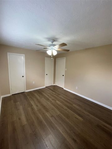 4527 Geneva Dr Drive, Houston, TX 77066