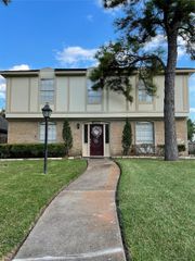 4527 Geneva Dr Drive, Houston, TX 77066