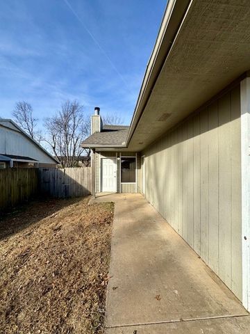 510 N 36th Street, Rogers, AR 72756