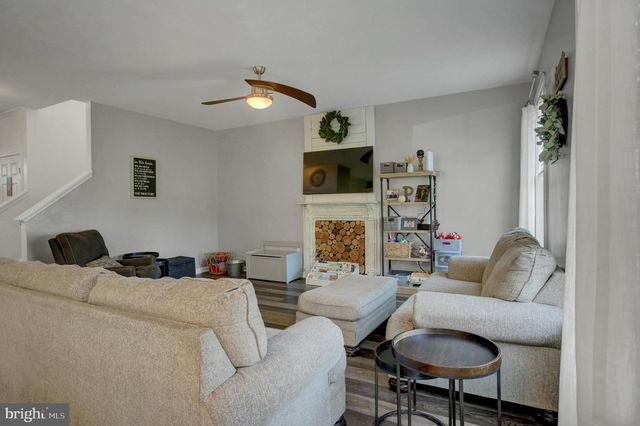 86 EQUESTRIAN DRIVE, Chambersburg, PA 17202