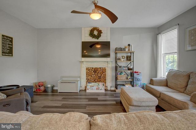 86 EQUESTRIAN DRIVE, Chambersburg, PA 17202