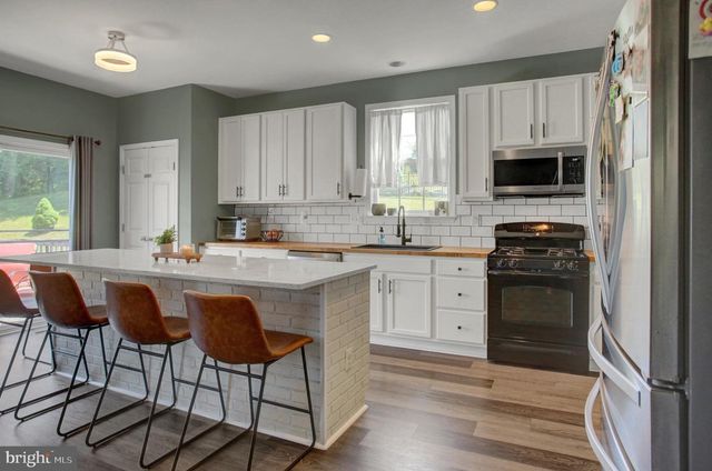 86 EQUESTRIAN DRIVE, Chambersburg, PA 17202