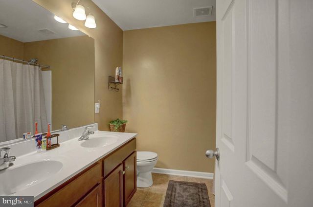 86 EQUESTRIAN DRIVE, Chambersburg, PA 17202