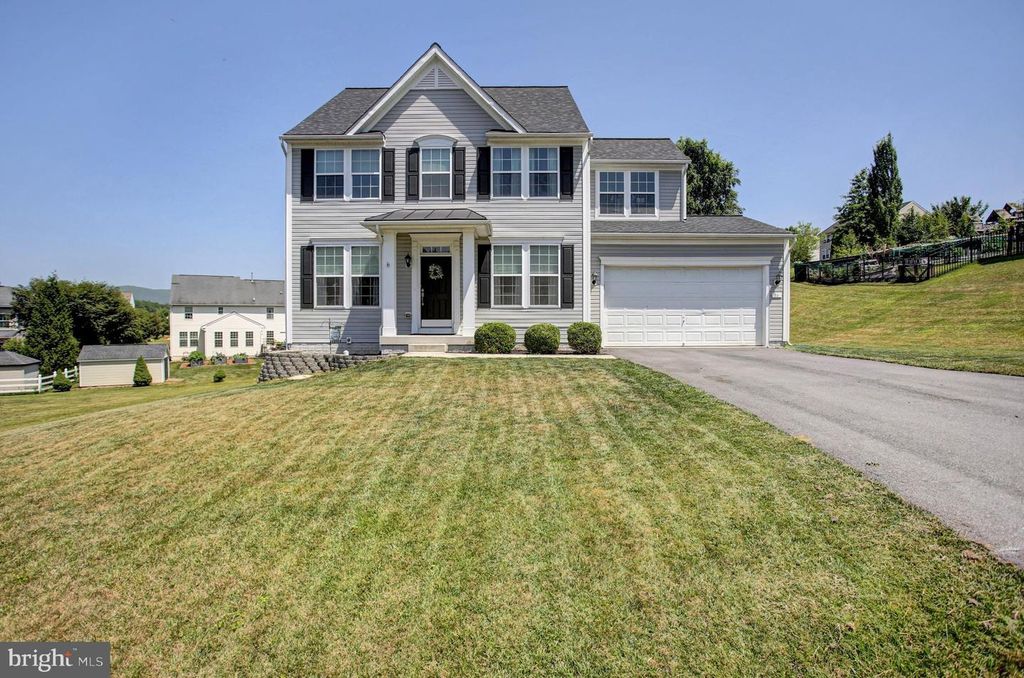 86 EQUESTRIAN DRIVE, Chambersburg, PA 17202