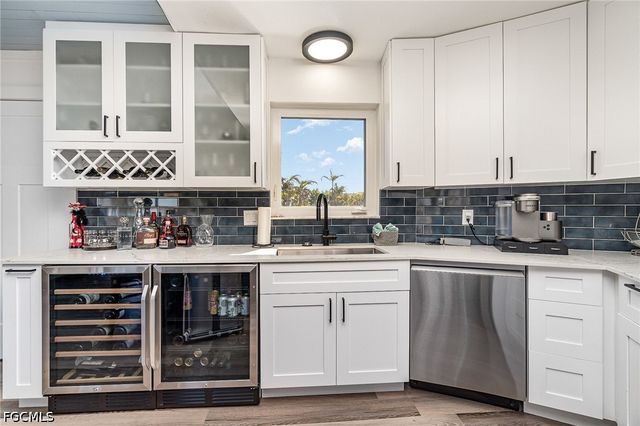 1720 Middle Gulf DR, Sanibel, FL 33957