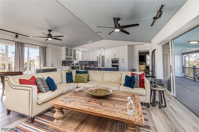 1720 Middle Gulf DR, Sanibel, FL 33957
