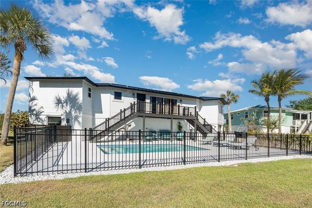 1720 Middle Gulf DR, Sanibel, FL 33957