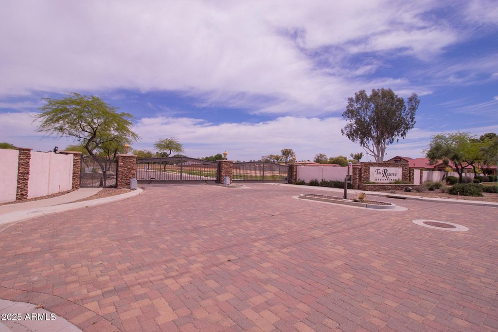 884 N POINCIANA Court 5, Gilbert, AZ 85234 — photo 2