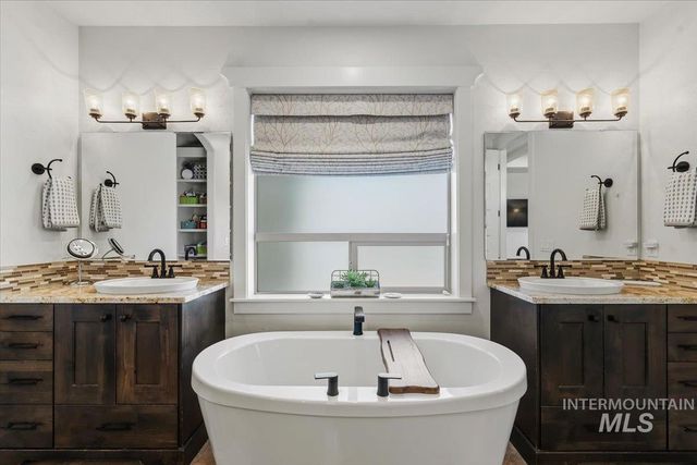 2036 N Bella Strada Way, Eagle, ID 83616