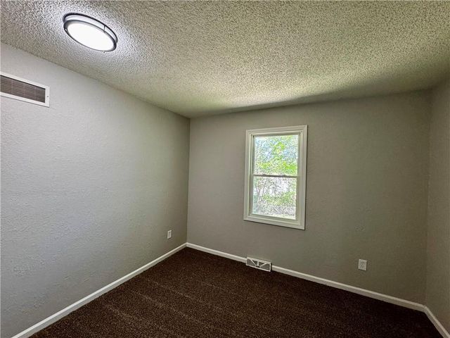 1621 N Belvidere Avenue, Independence, MO 64056